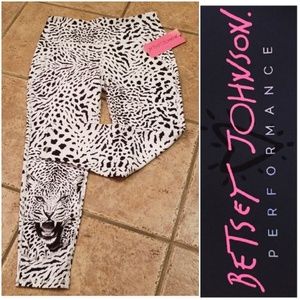 🆕️ Betsy Johnson Performance Leggings
